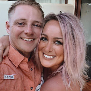 Meet your Posher, Holly